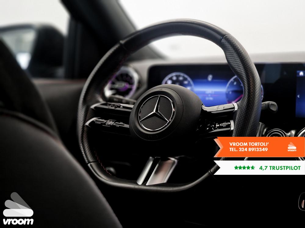 MERCEDES GLA (H247) GLA 200 d Automati...