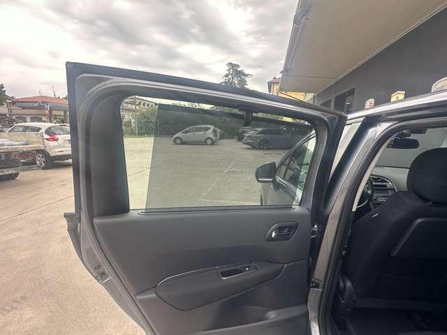 Peugeot 5008 1.6 hdi 8v Tecno 112cv robot 7 POSTI