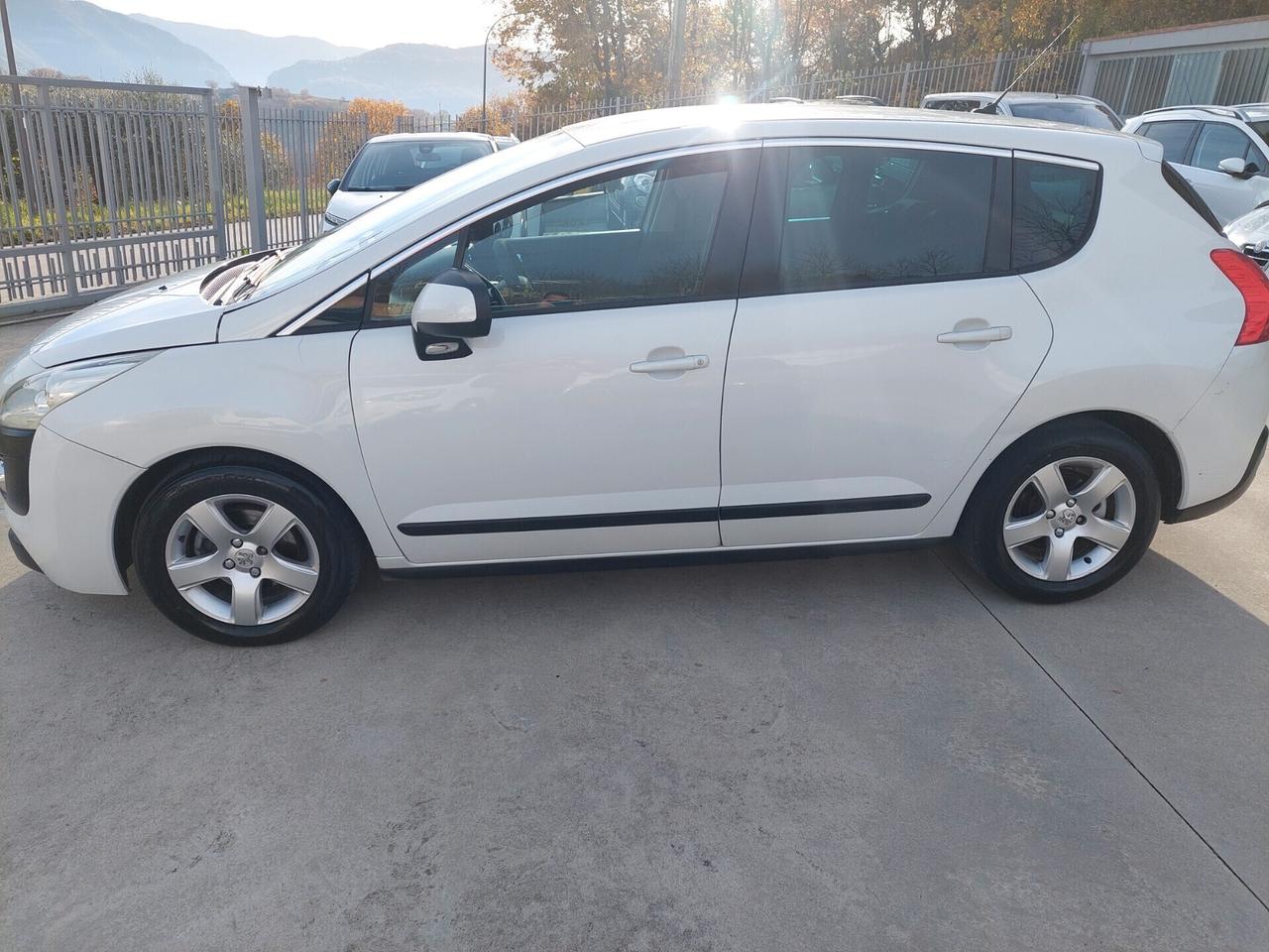 Peugeot 3008 1.6 HDi 110CV cambio robotizzato