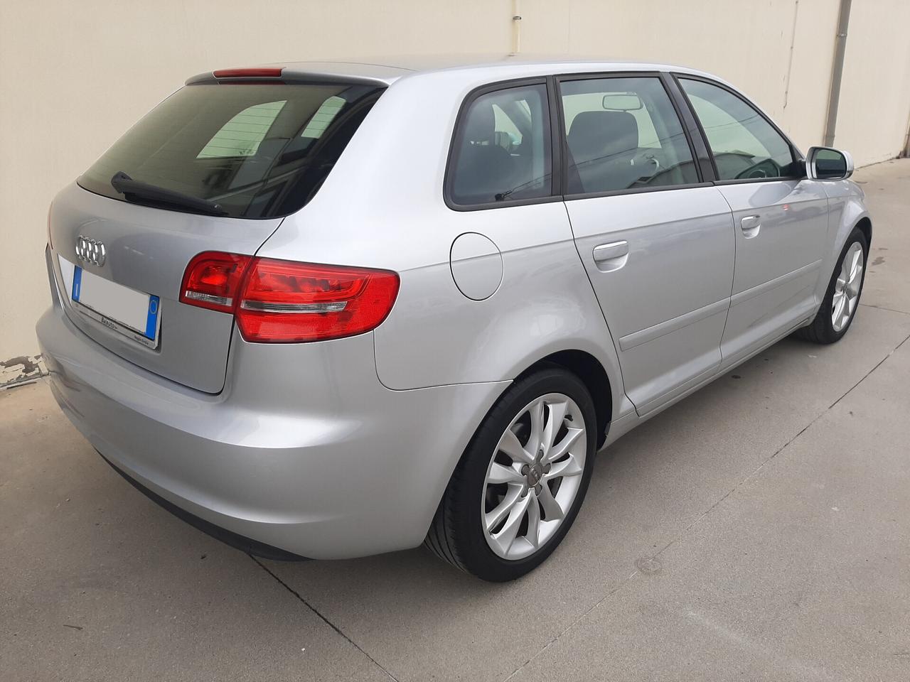 Audi A3 SPB 1.6 TDI 105 CV CR Ambition