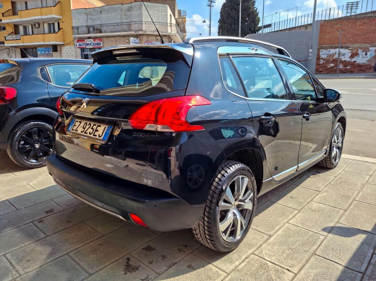 Peugeot 2008 1.6 BlueHDi 100cv Black Matt 2015