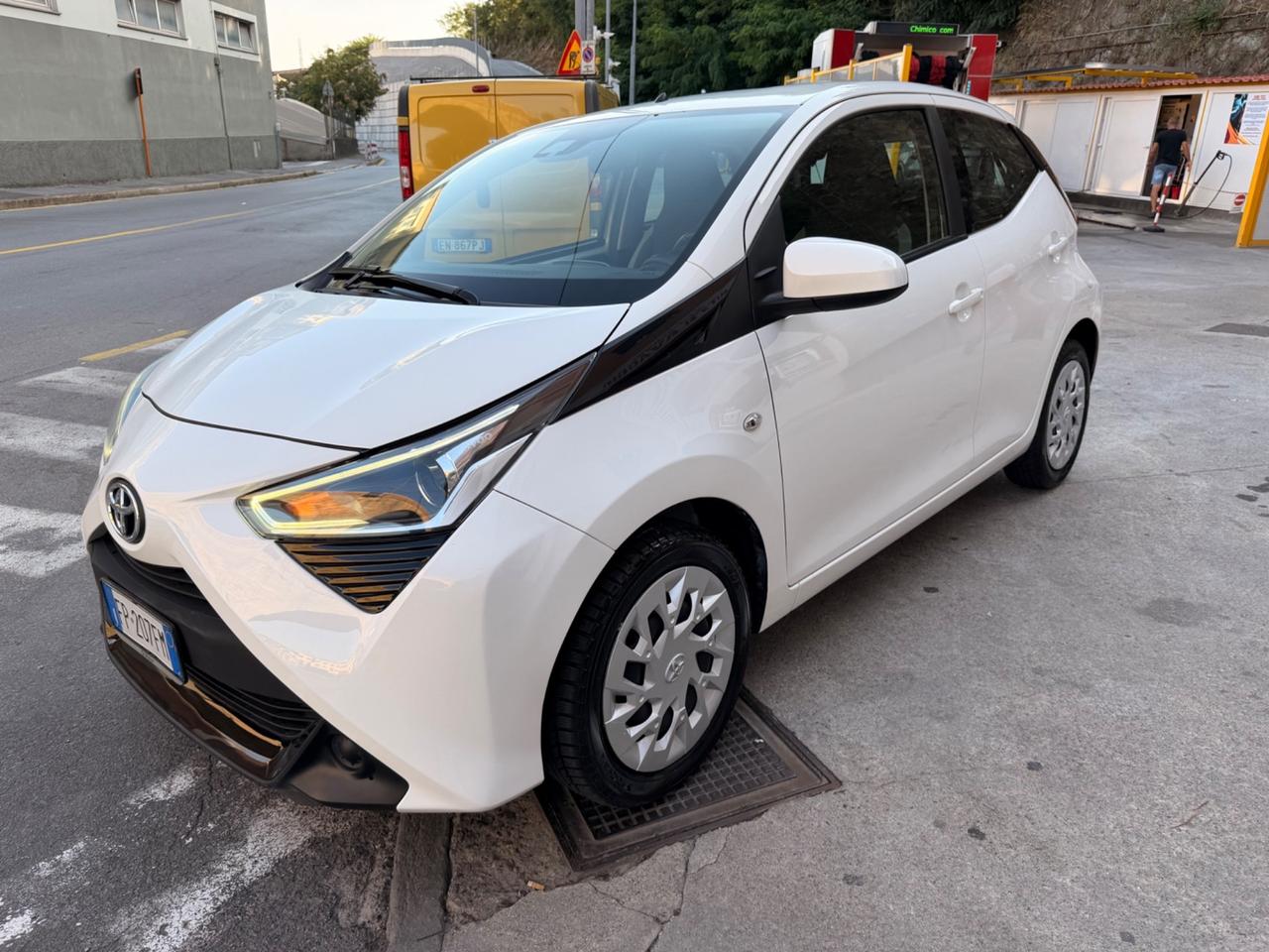 TOYOTA AYGO 1.0 NEOPATENTATI KM 23 MILA !!!!!