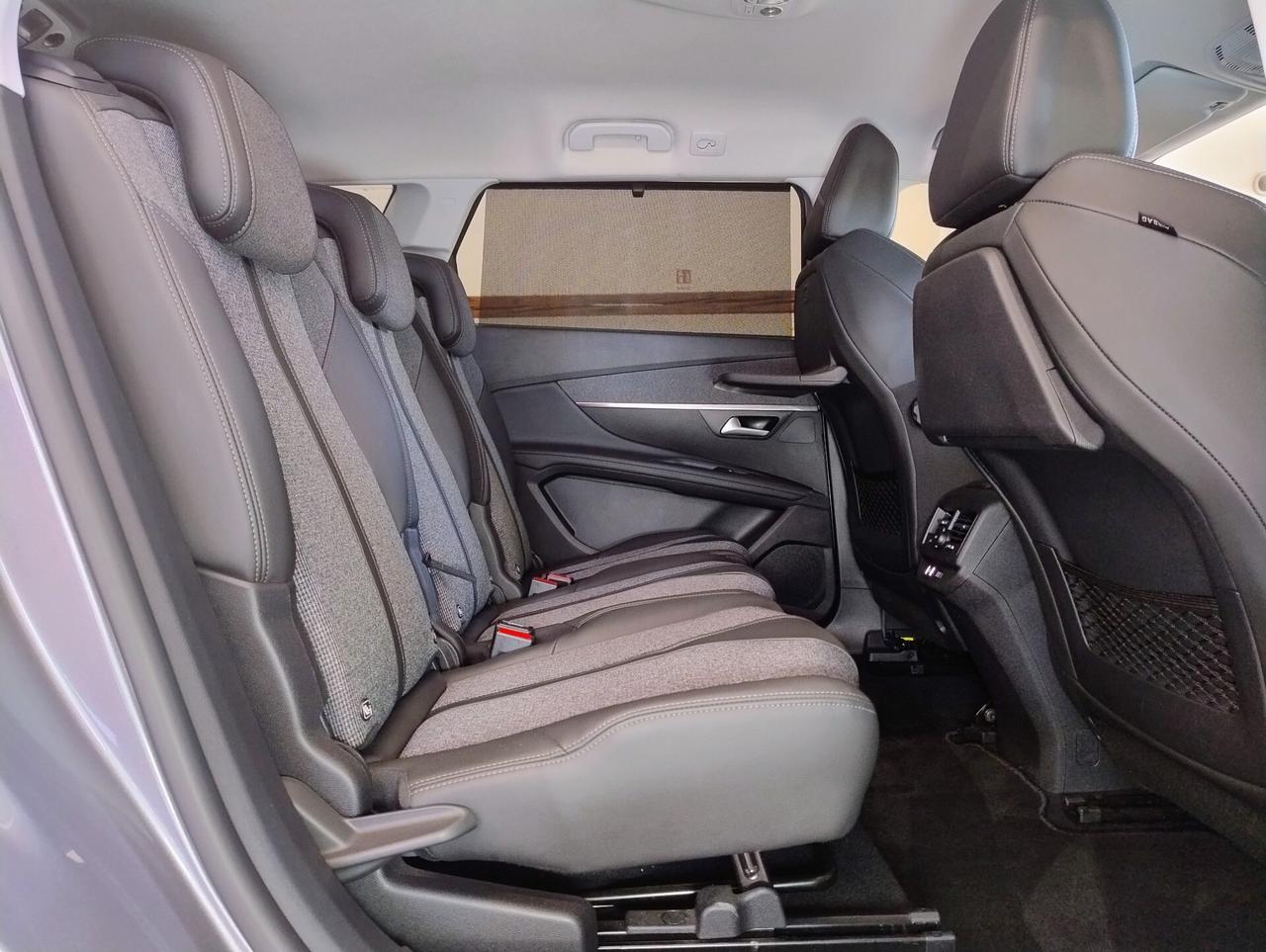 Peugeot 5008 1.5 bluehdi Allure EAT8 7POSTI NAVI LED