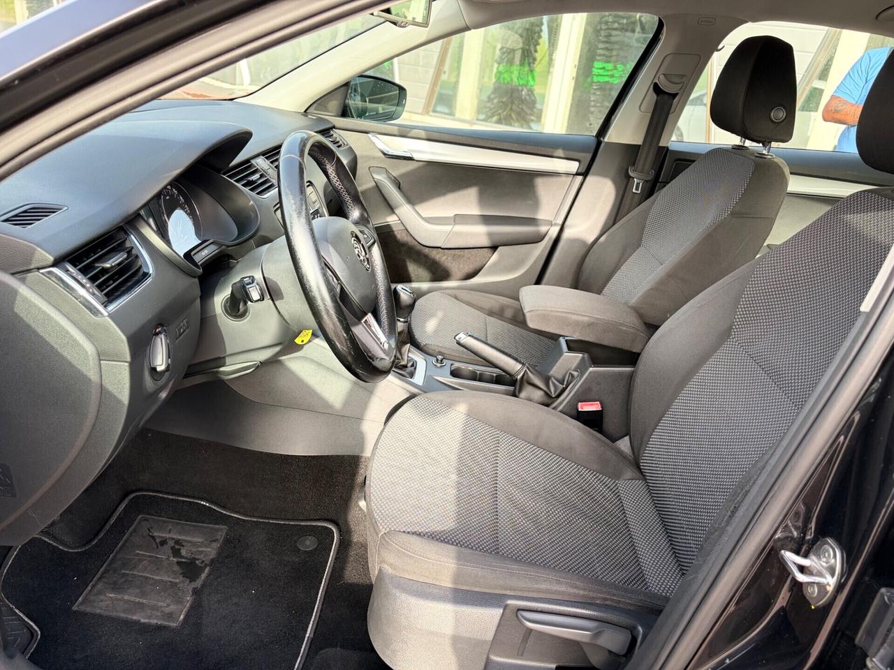 Skoda Octavia 1.6 TDI 2013 Elegance BERLINA