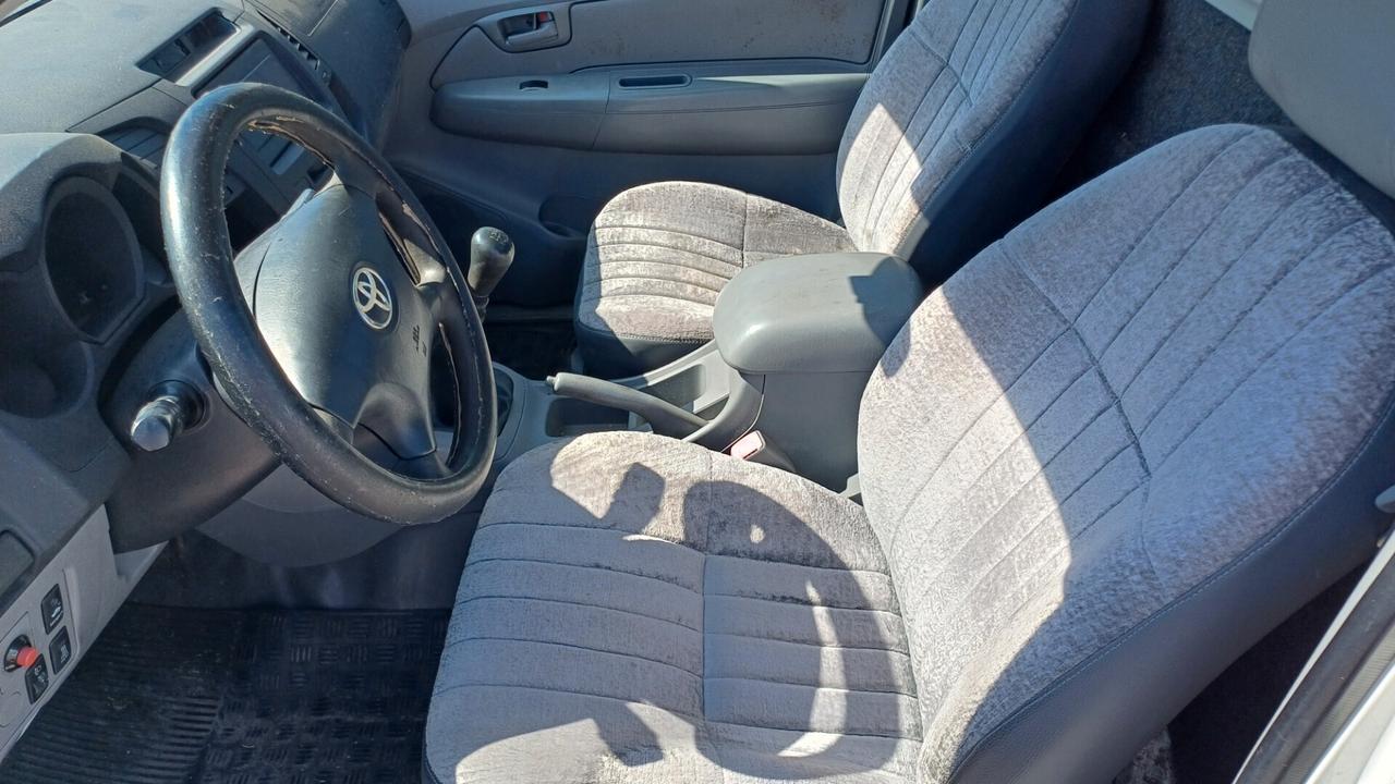 Toyota Hilux 2.5 D-4D 2WD 2p. Pick-up