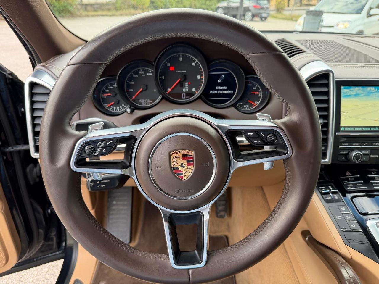 PORSCHE CAYENNE 3.0D/FARI XENO/CERCHI 21/PINZE GIALLE/VETRI PRIV TAG. CERT/PORT ELETTRICO/TELC.POST !!