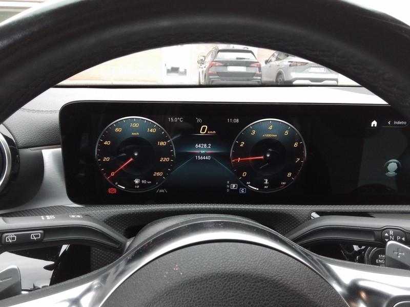 MERCEDES-BENZ CLA 180 Automatic Premium SHOOTING BRAKE