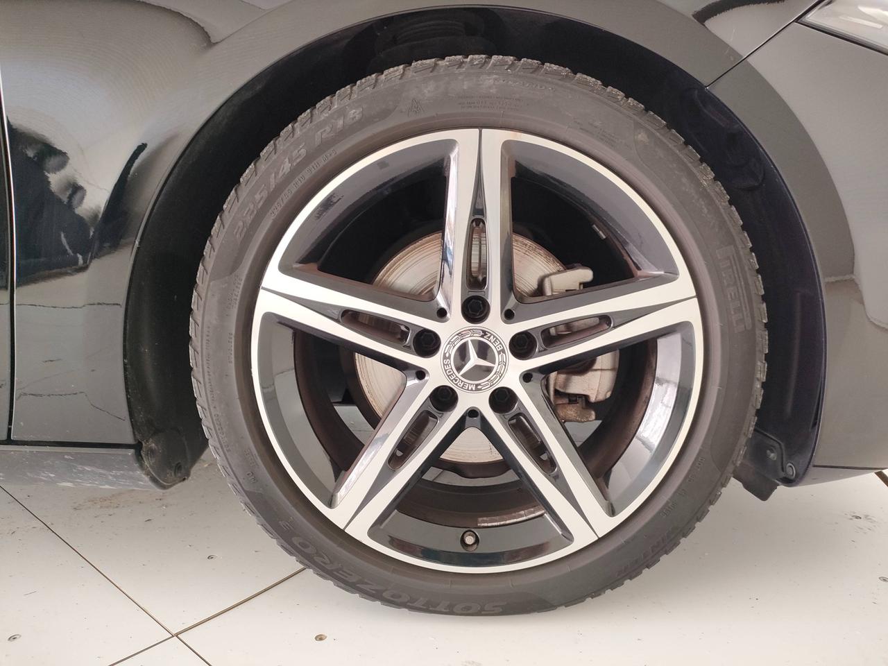Mercedes-Benz Classe A - W177 2018 - A 180 d Sport auto