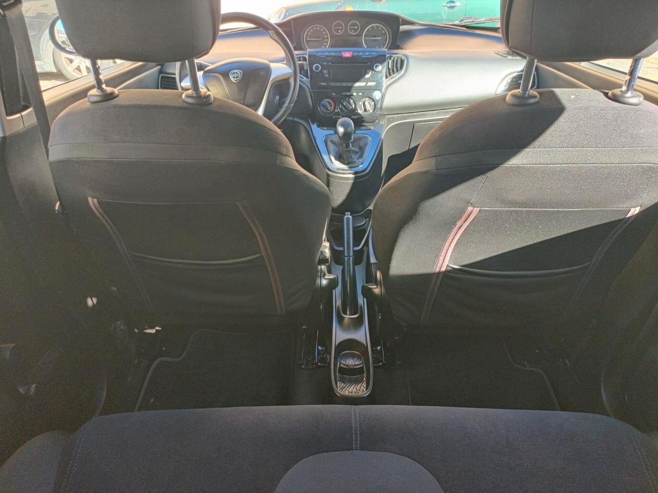 Lancia Ypsilon 1.2 69 CV 5 porte S&S Silver