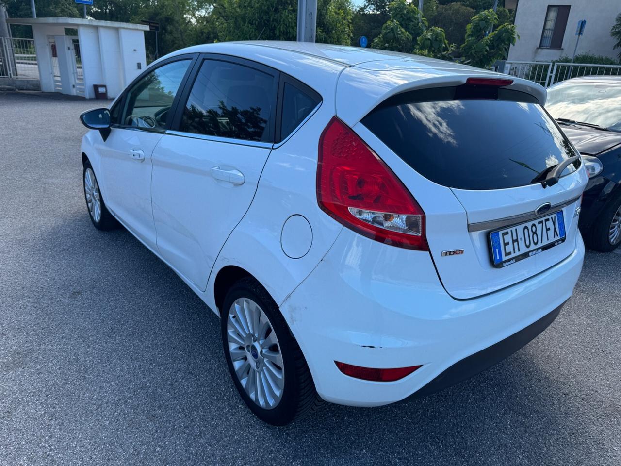 Ford Fiesta 1.4 TDCi 70CV 5 porte Titanium
