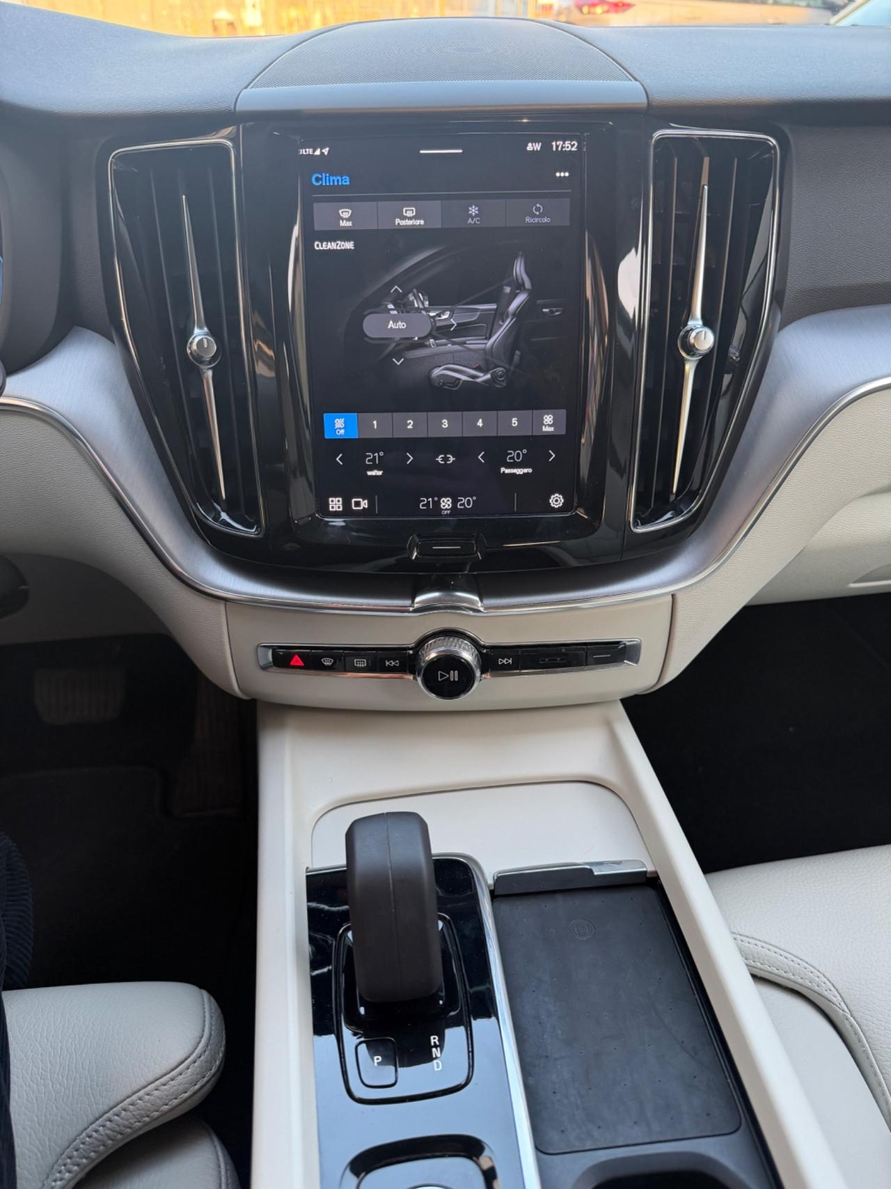 Volvo XC60 B5 AWD Ultimate Dark 2021