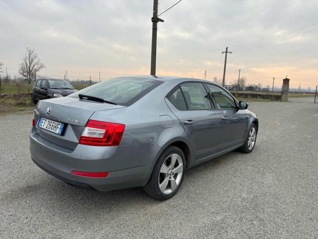 SKODA Octavia 1.6 TDI CR 105 CV DSG Elegance