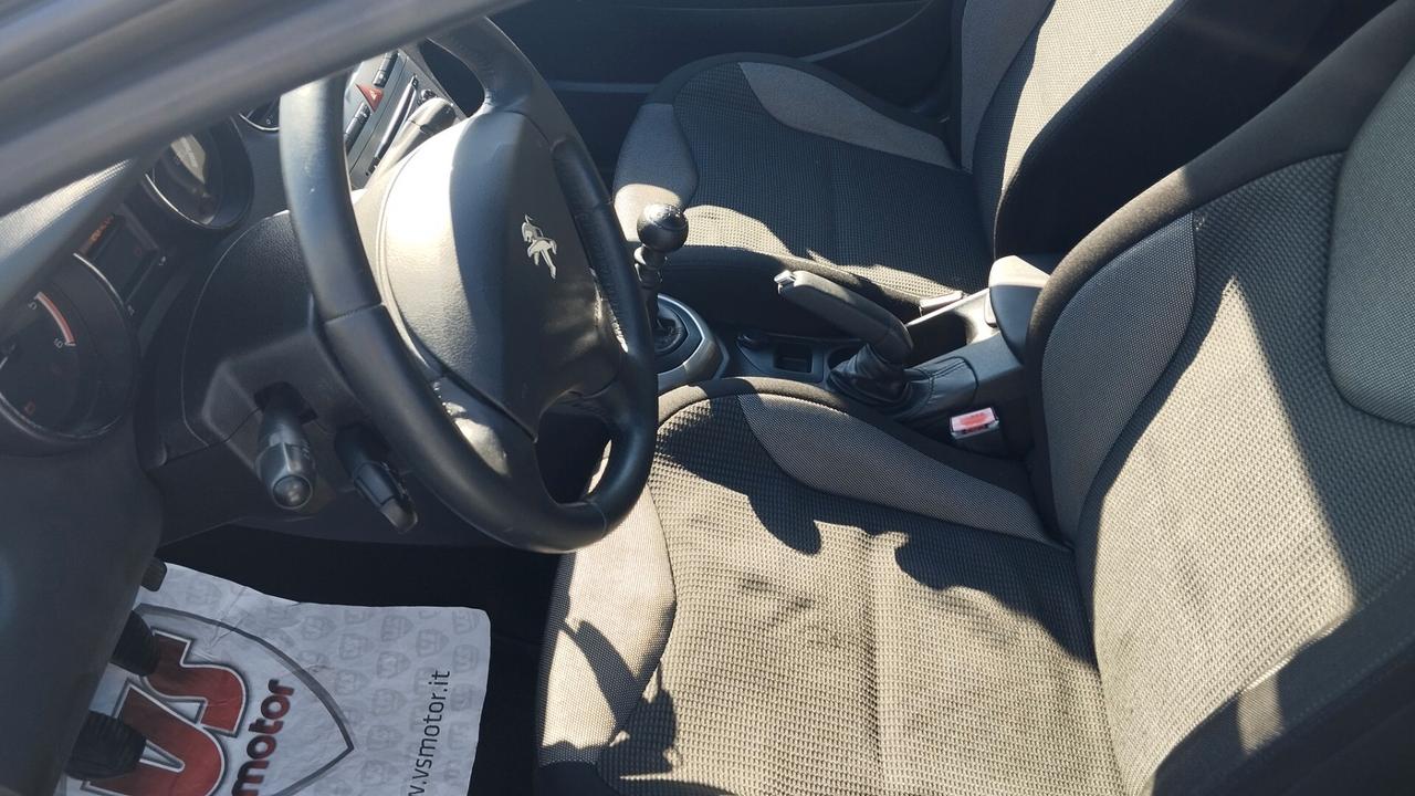 PEUGEOT 308 1.6 DIESEL-2011