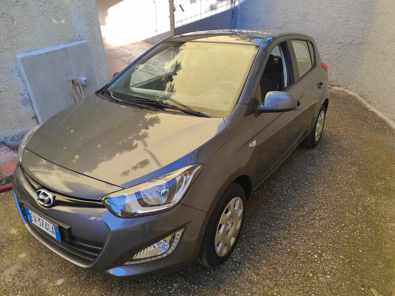HYUNDAI I20 5 PORTE 1100 DIESEL MOTORE NUOVO