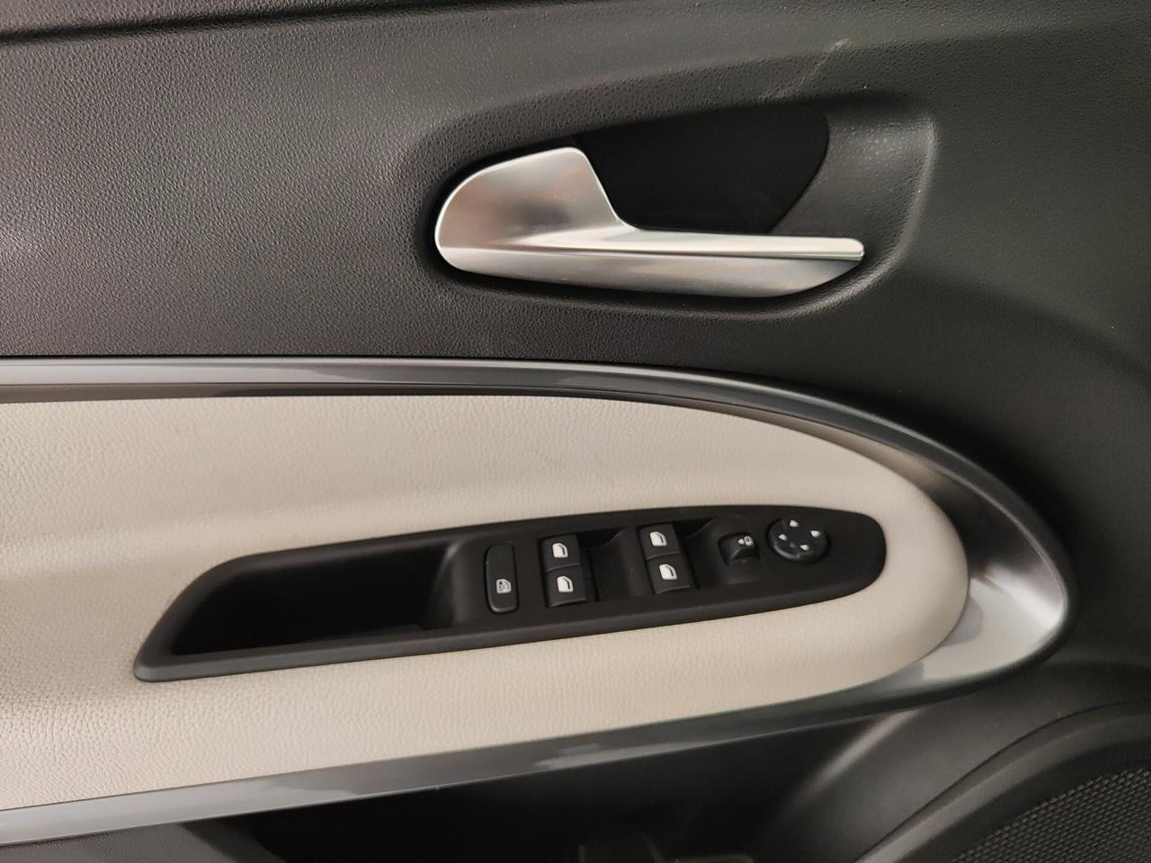 Fiat 600 Hybrid 100 CV DCT MHEV La Prima