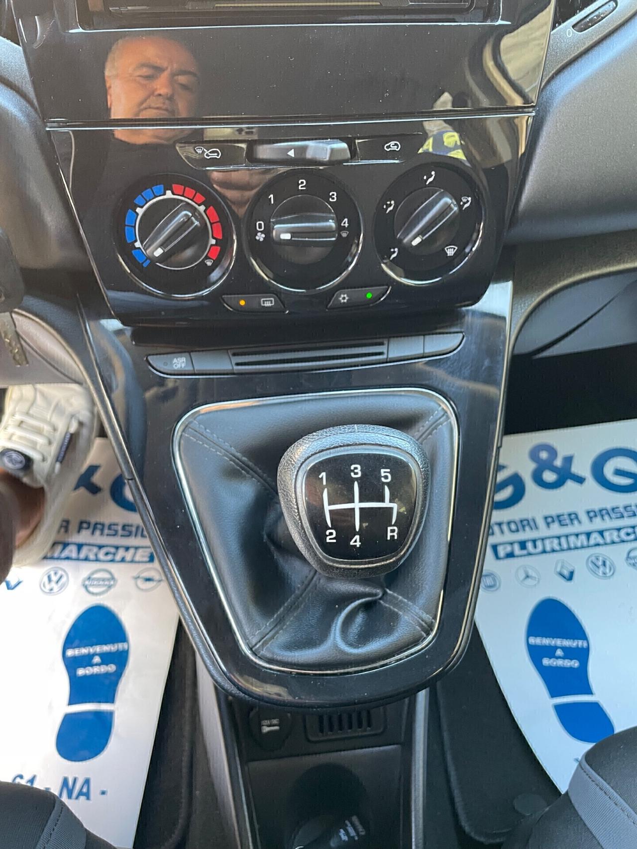 Lancia Ypsilon 1.2 69 CV 5 porte Gold