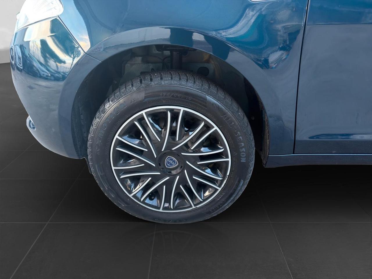 Lancia Ypsilon 0.9 85cv Ecochic Gold