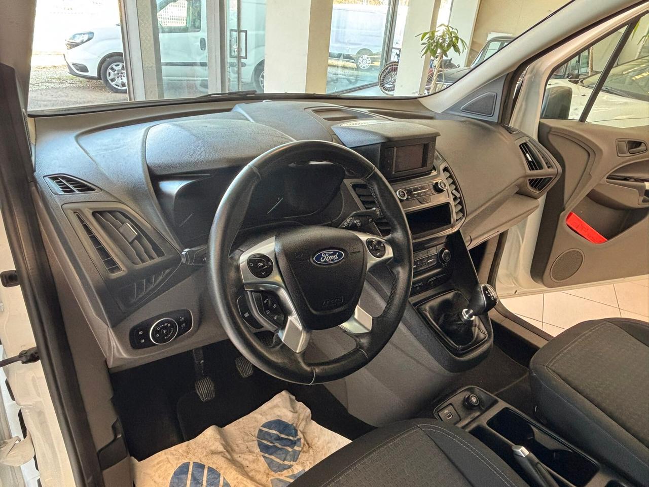 FORD TRANSIT CONNECT TRASPORTO DISABILI 7 POSTI PIANO RIBASSATO