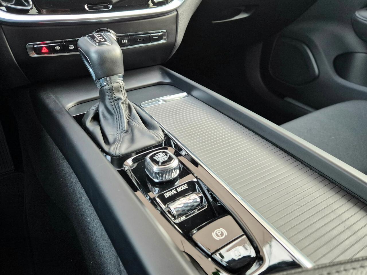 Volvo V60 Cross Country D4 AWD Geartronic Business Plus