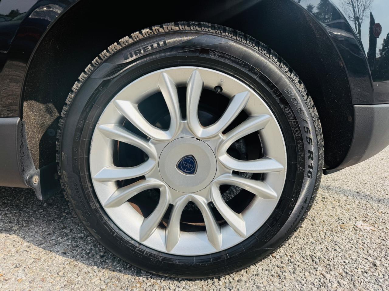 Lancia Delta 1.6 MJT DPF Gold