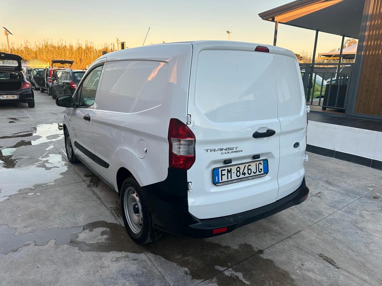 Ford Transit Courier 1.5 TDCi 75CV Van Entry