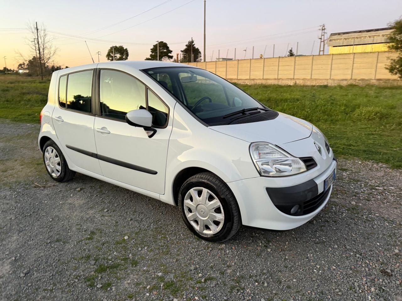 Renault Modus 1.5 dCi 85CV Dynamique-Neopatentati