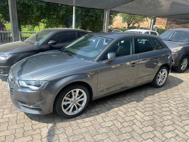 AUDI A3 SPB 1.6 TDI NAVI PDC