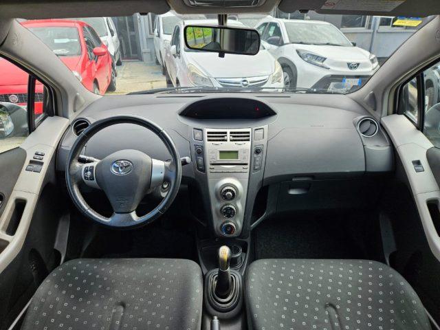 TOYOTA Yaris 1.0 5 porte