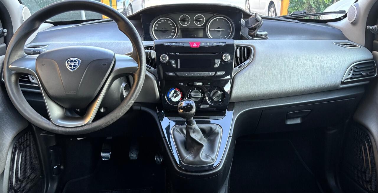 Lancia Ypsilon 1.3 MJT 5 porte OK Neopatentati