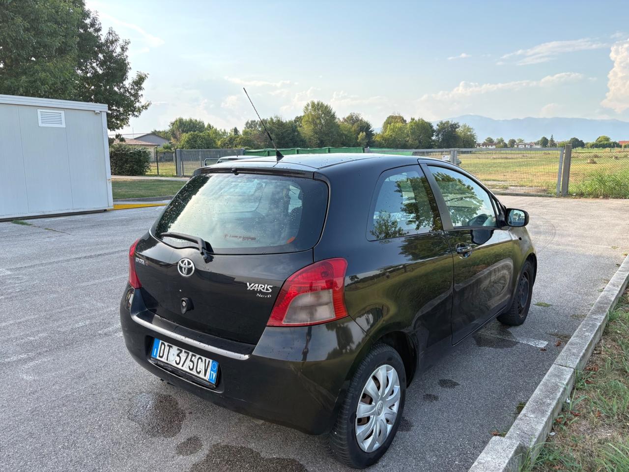 Toyota Yaris 1.3 87cv benzina neo patentati