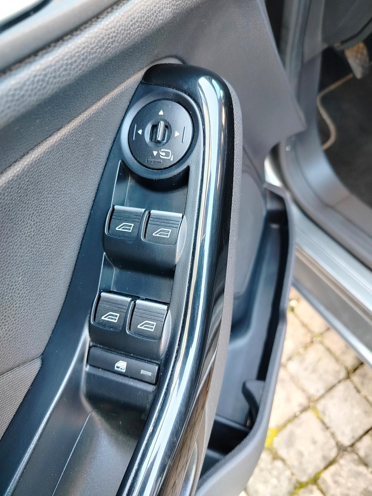 Ford Fiesta 1.0 EcoBoost 100CV 5 porte Titanium