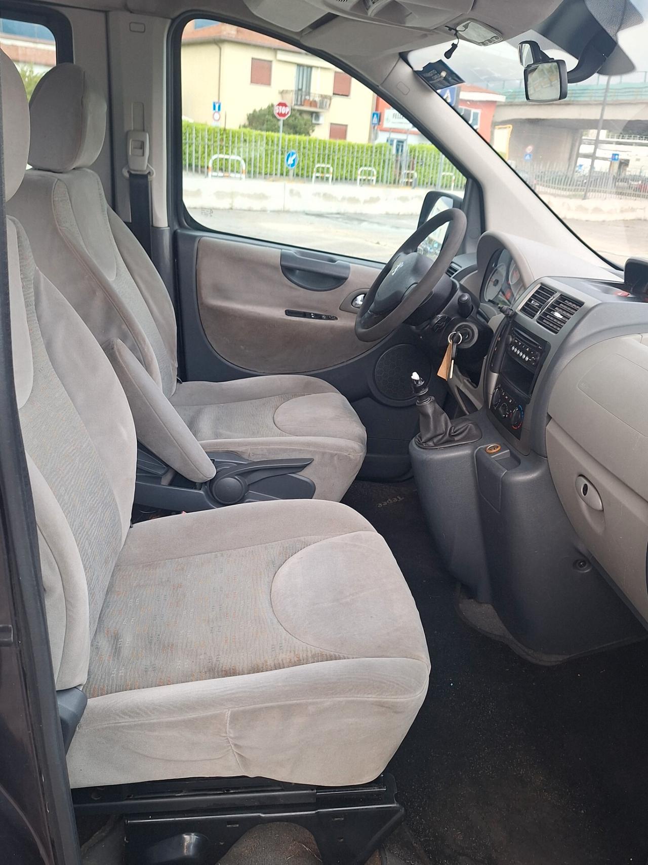 Peugeot Expert 2.0 HDi 120CV PC-TN 10Q Furgone Vetrato Affaire