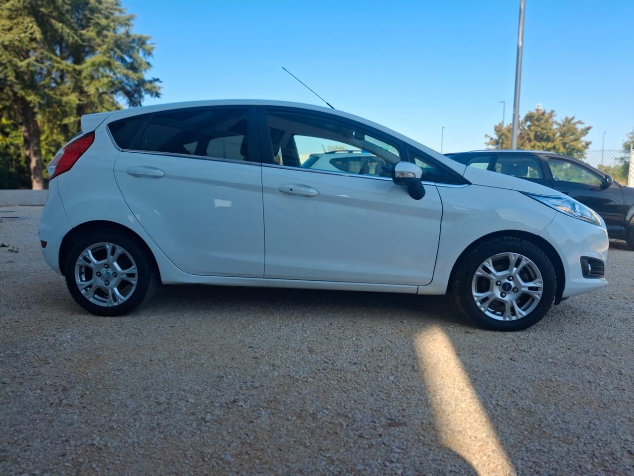 Ford Fiesta 1.5 TDCi 75CV 5 porte Titanium