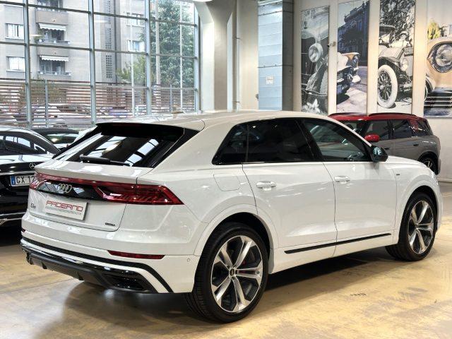 AUDI Q8 55 TFSI e Plug-in quattro S line -22" - B&O - FULL