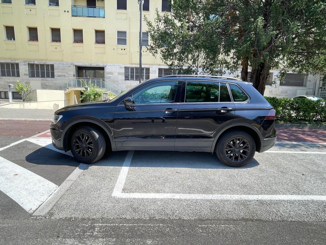 Volkswagen Tiguan Business 2.0 TDI #6539