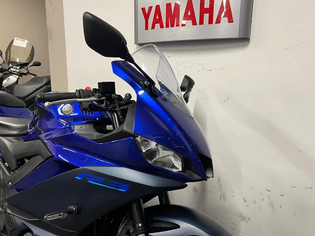 Yamaha R 3