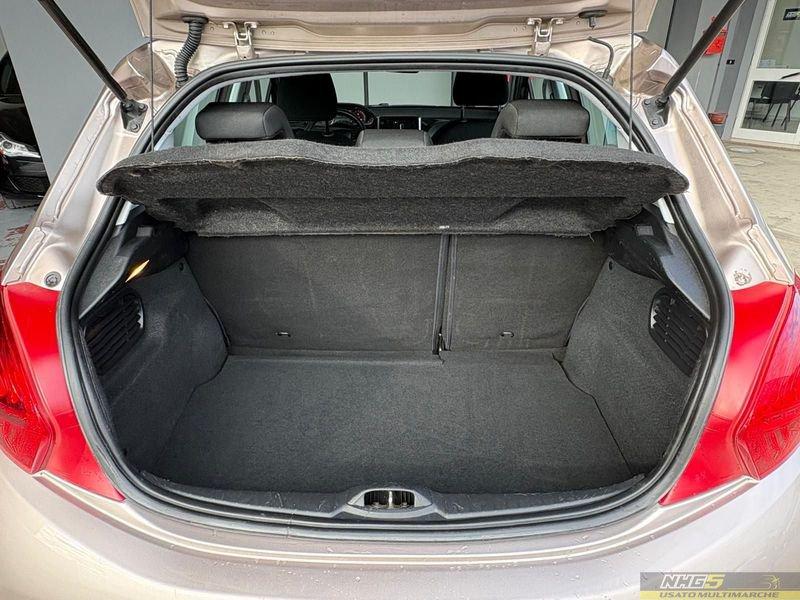 Peugeot 208 1.4 HDi 68 CV 5 porte Allure