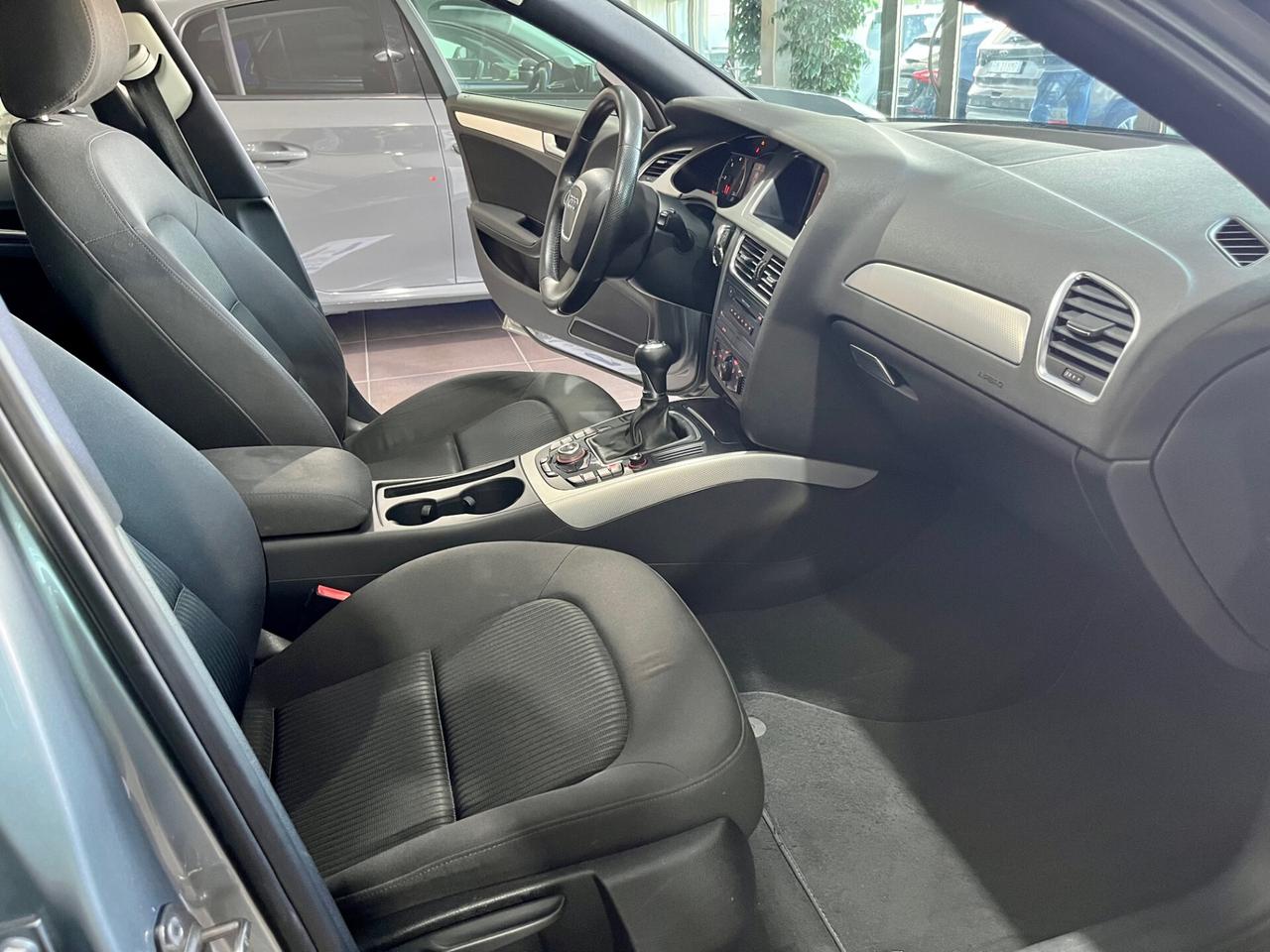 Audi A4 Avant 2.0 TDI 143CV Advanced BOOK SERVICE COMPLETO