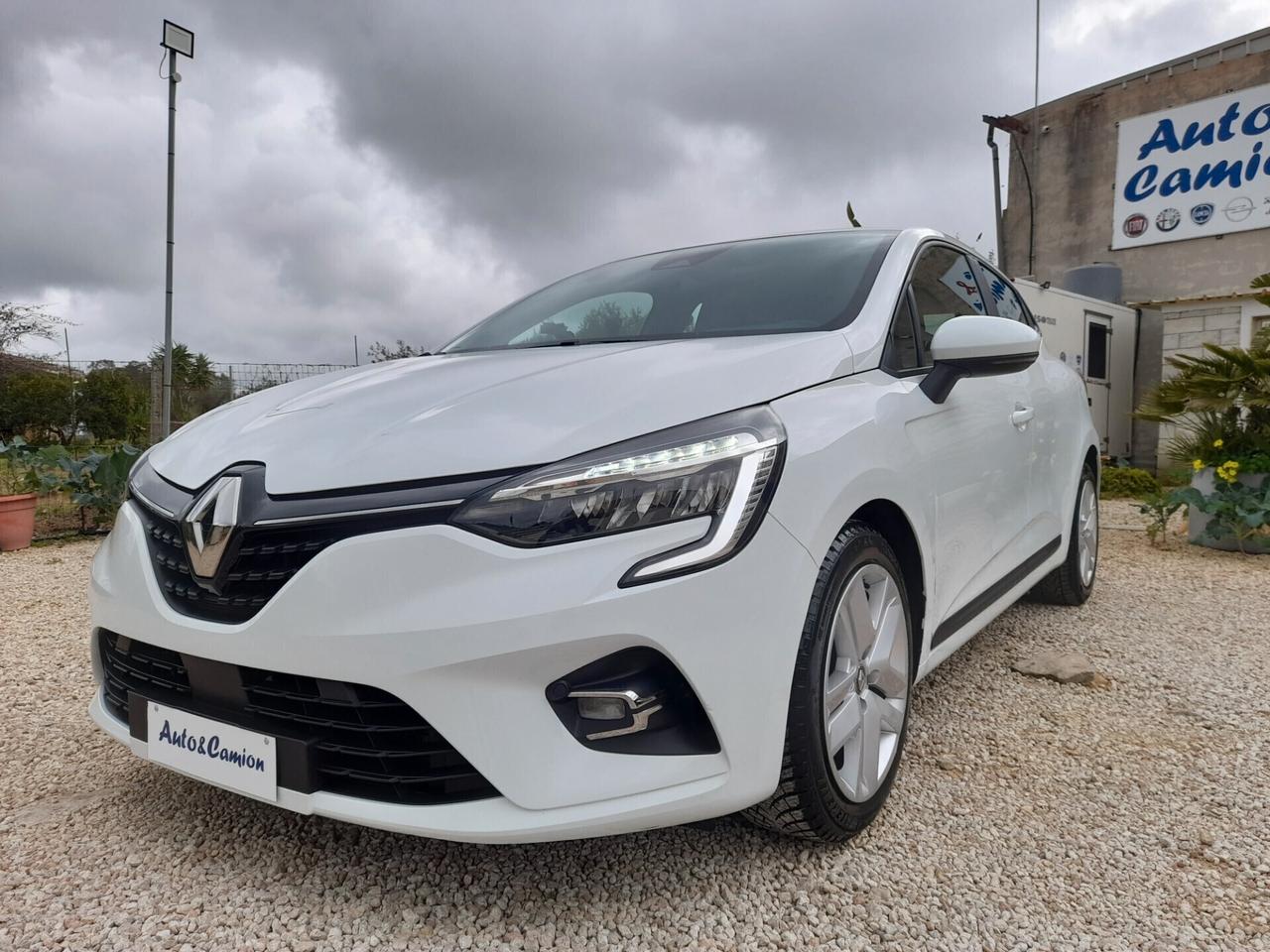 Renault Clio neopatentati 90 cv anno 2021 NAVI