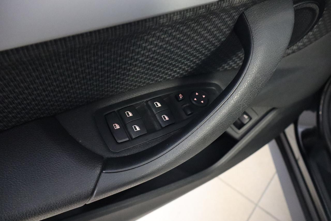 BMW X1 18d xDRIVE ADVANTAGE STEPTRONIC