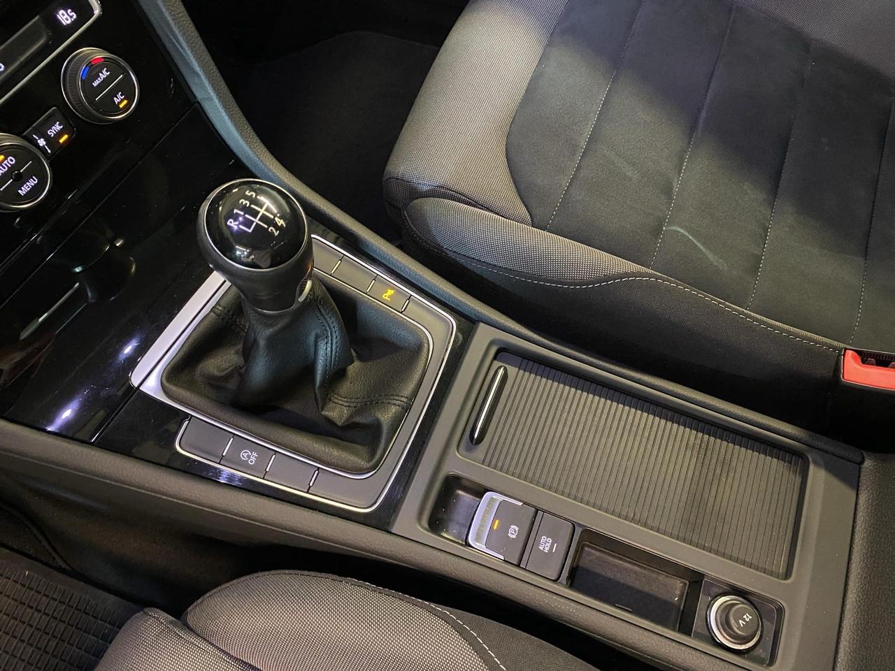 Volkswagen Golf 5p 1.6 tdi Highline 115cv