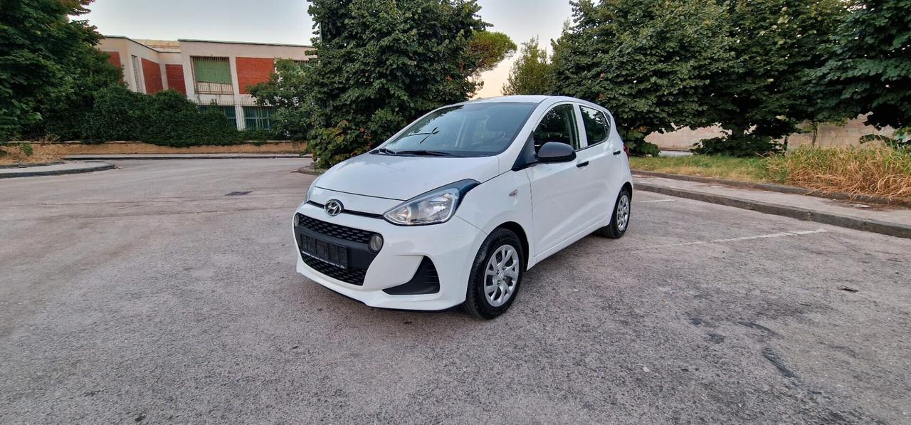 Hyundai i10 1.0 MPI Style P-E-R-F-E-T-T-A!! Adatta per Neopatentati.