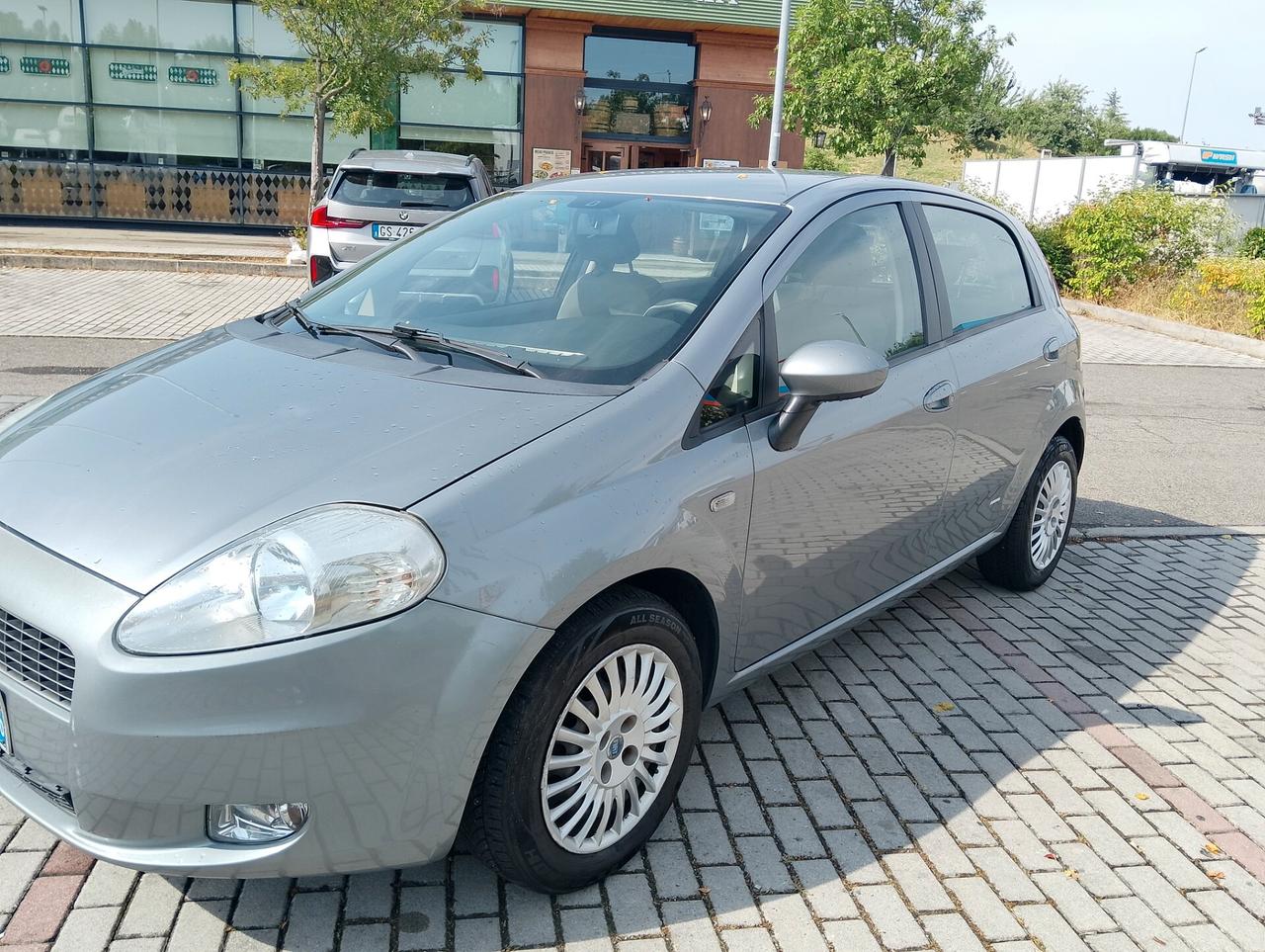 Fiat Grande Punto 1.4 5 porte Dynamic unica proprietaria