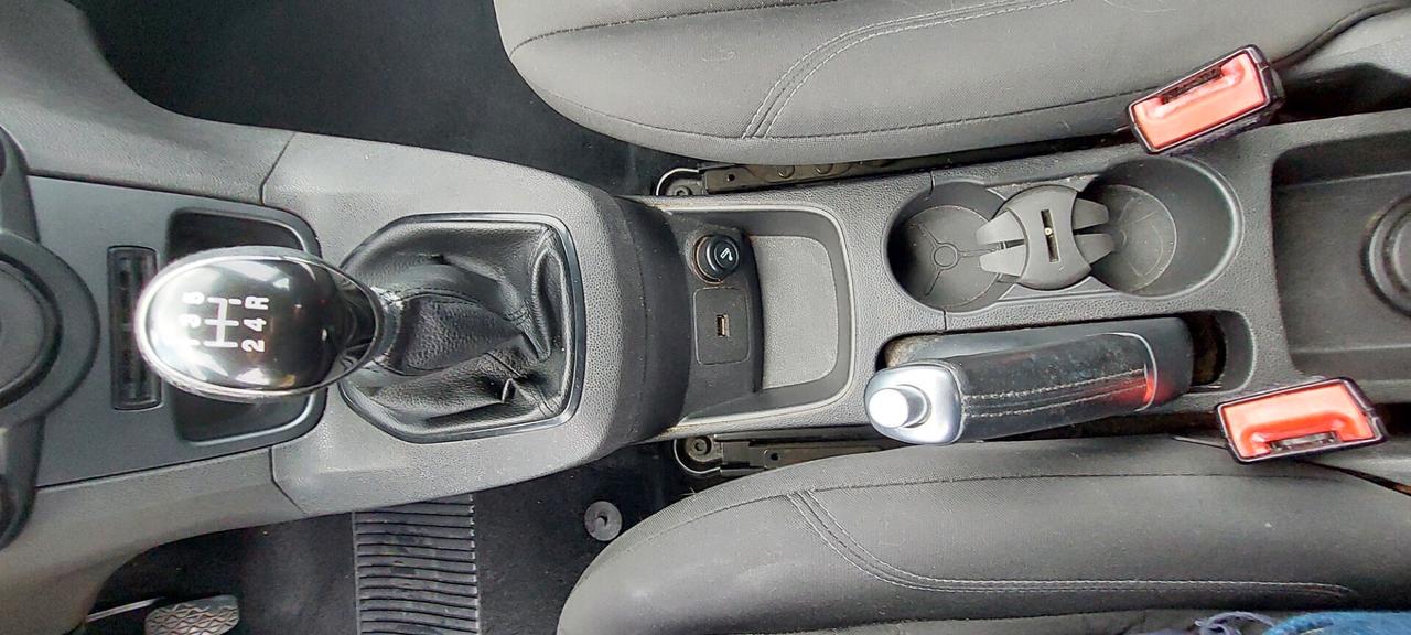 FIESTA 1,5 DIESEL 75 CV TELEFONO BLUETOOTH USB EURO 6B IMPECCABILE X NEOPATENTATI