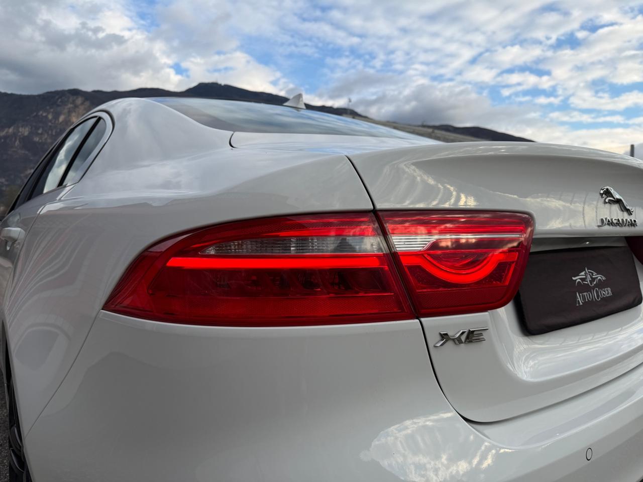 Jaguar XE - Prestige - FULL OPTIONAL