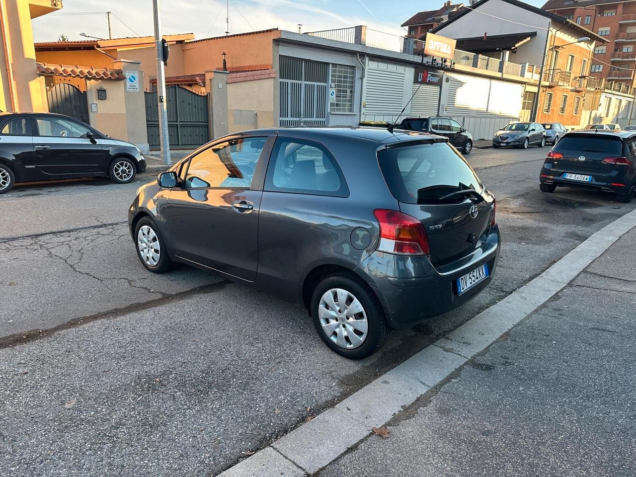 Toyota Yaris 1.0 3 porte Sol