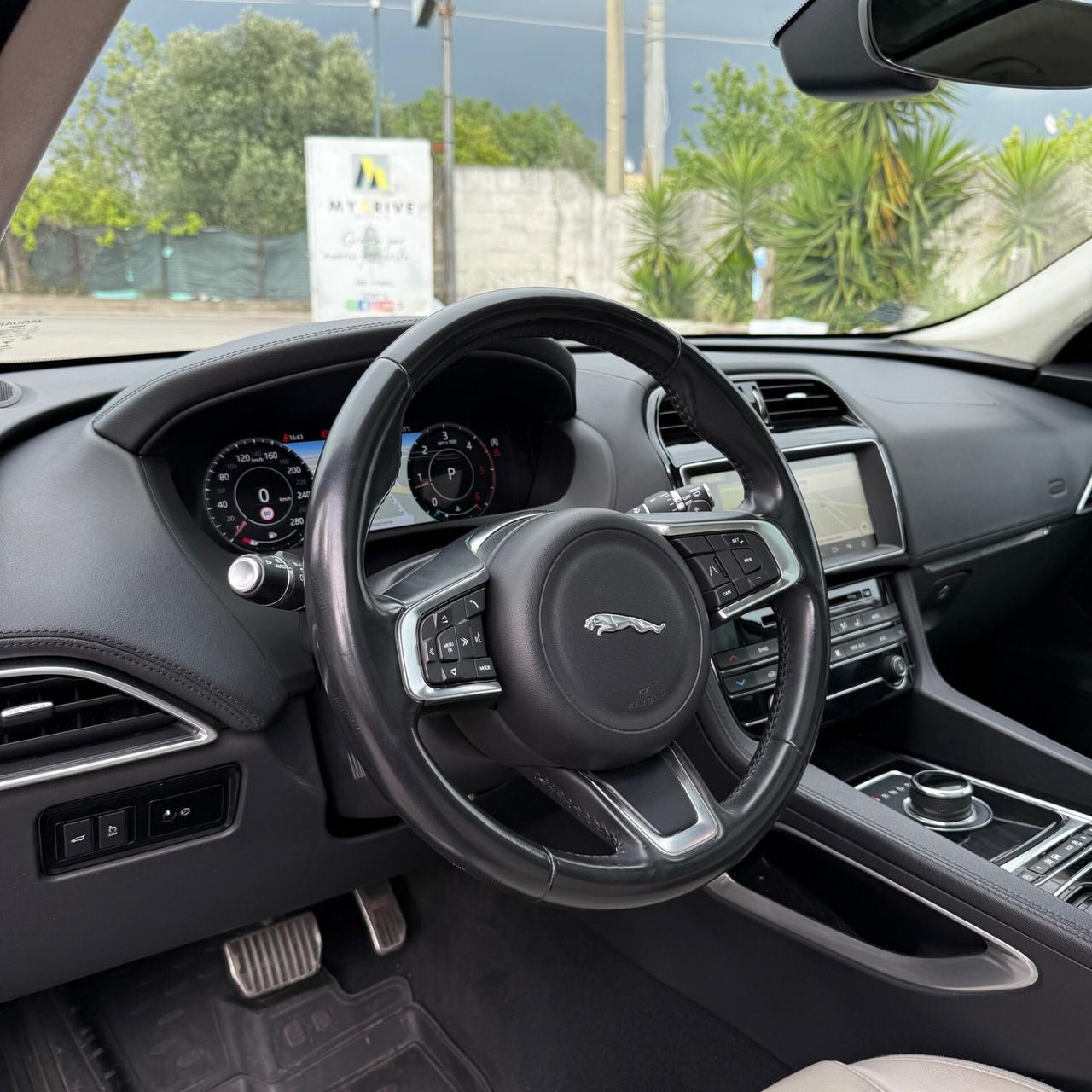 Jaguar F-Pace 2.0 D 180 CV aut. R-Sport