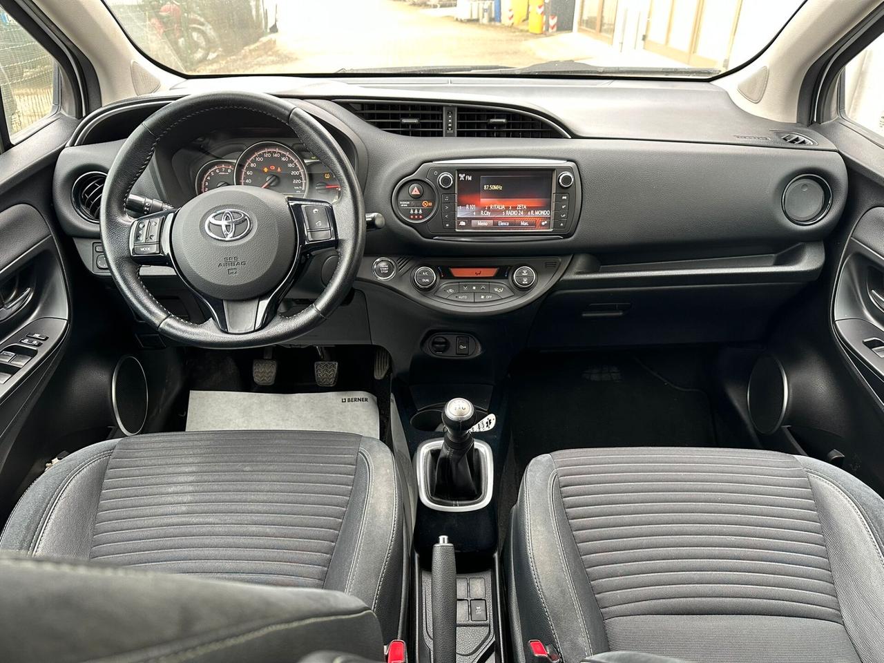 Toyota Yaris 1.0 5 porte