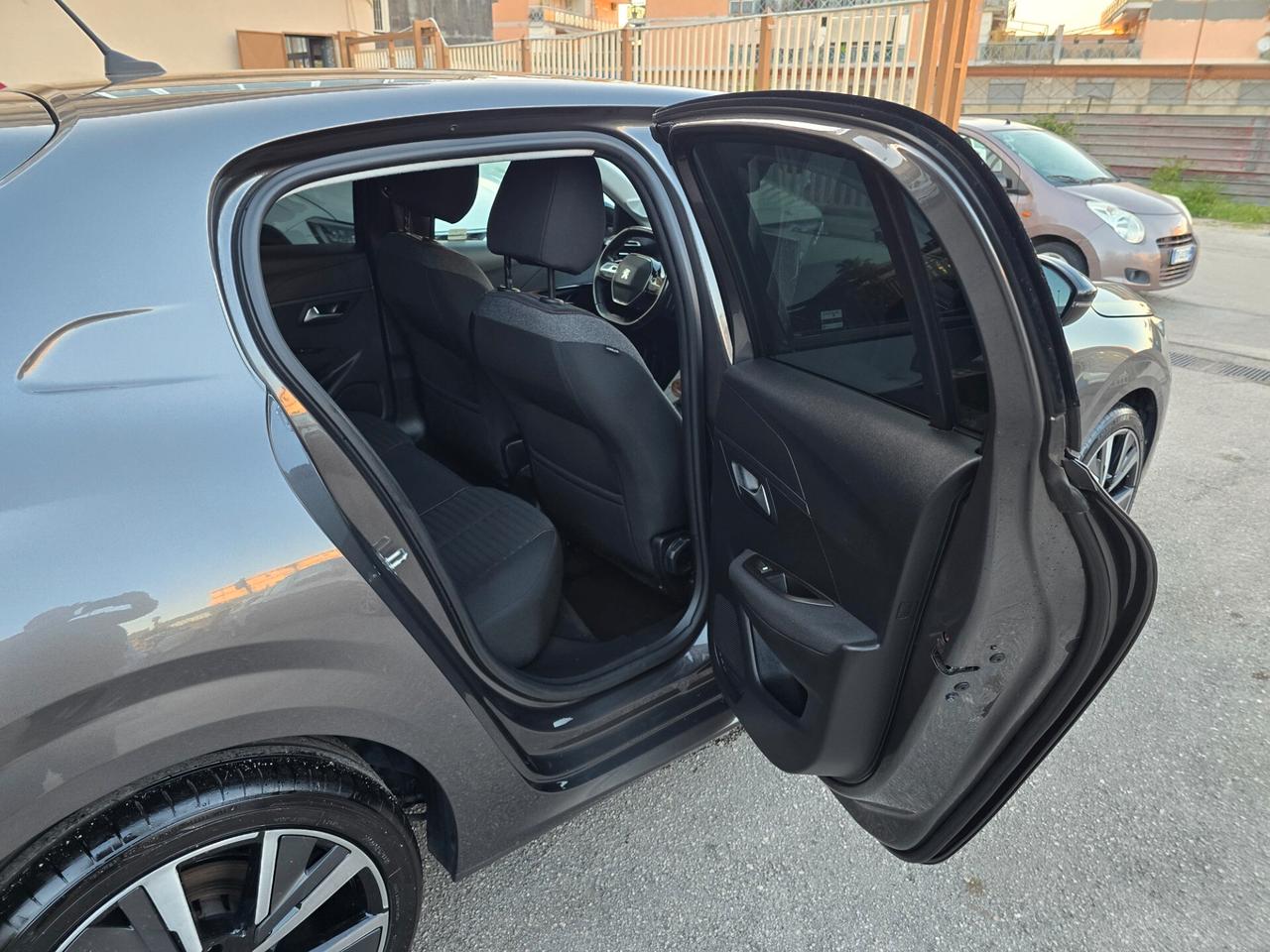 Peugeot 208 BlueHDi 100 Stop&Start 5 porte Allure