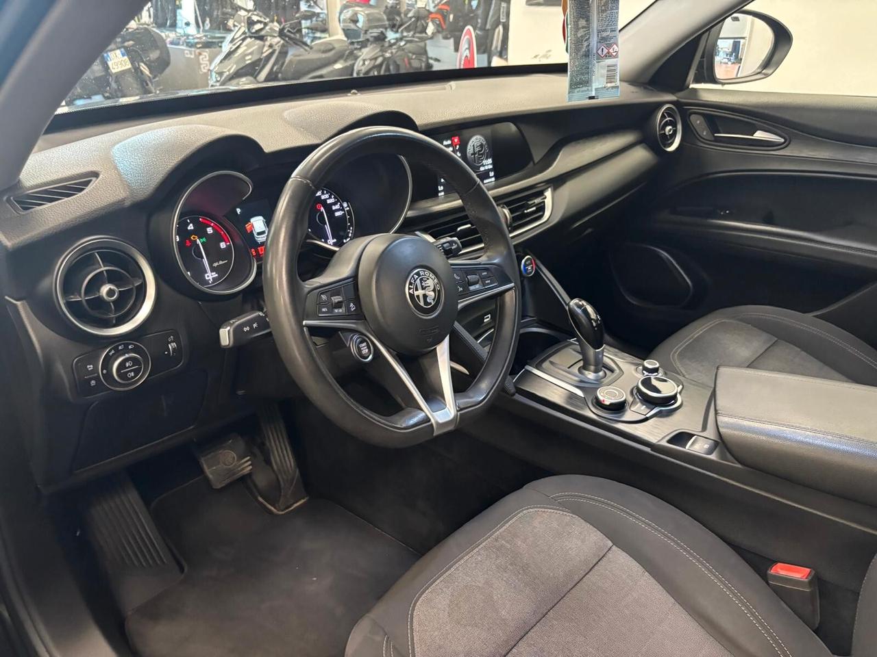 Alfa Romeo Stelvio 2.2 Turbodiesel 180 CV AT8 RWD Business